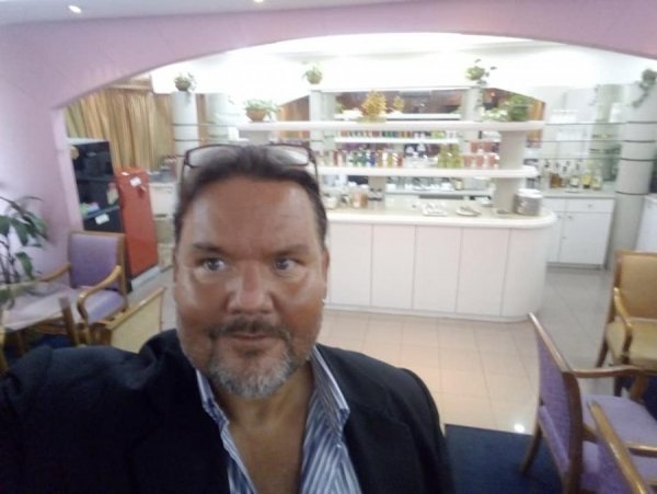 ThaiAirwaysLoungeDhakaAirport.jpg