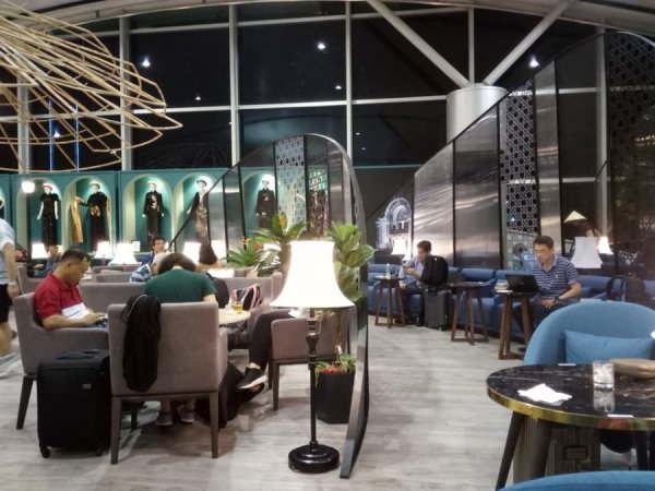 LeSaigonesLoungeSaigonAirport1.jpg