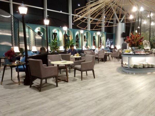 LeSaigonesLoungeSaigonAirport4.jpg