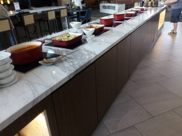 MalaysiaAirlinesGoldenLoungeKualaLumpur2.jpg