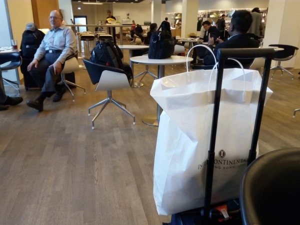 LufthansaSenatorLoungeFrankfurt3.jpg