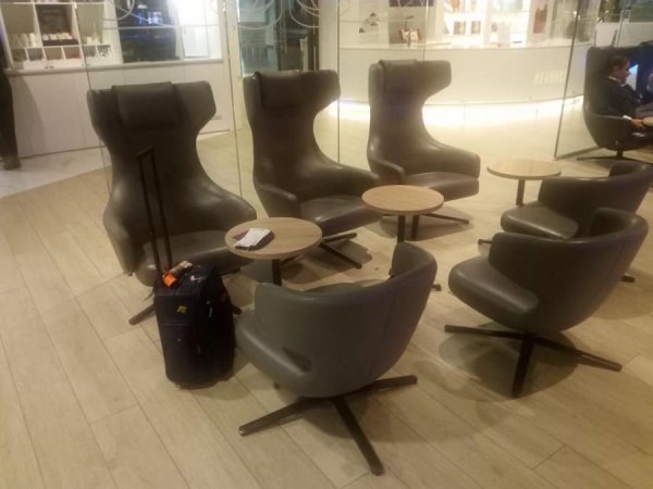 BrusselAirlinesTheLoftLoungeBrusselAirport4.jpg