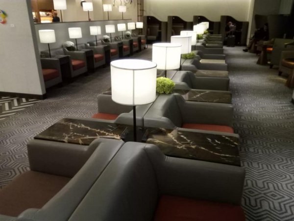SingaporeAirlinesLoungeManilaAirport2.jpg