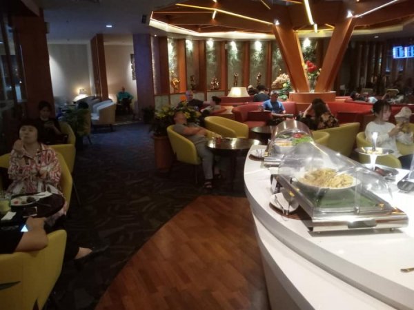 PremiumLoungeDenpasarAirport3.jpg