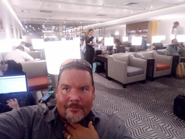 SingaporeAirlinesSilverKrisLoungeHongKong.jpg