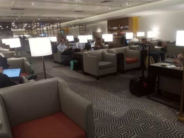 SingaporeAirlinesSilverKrisLoungeHongKong1.jpg