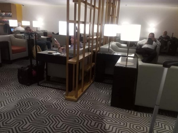 SingaporeAirlinesSilverKrisLoungeHongKong2.jpg