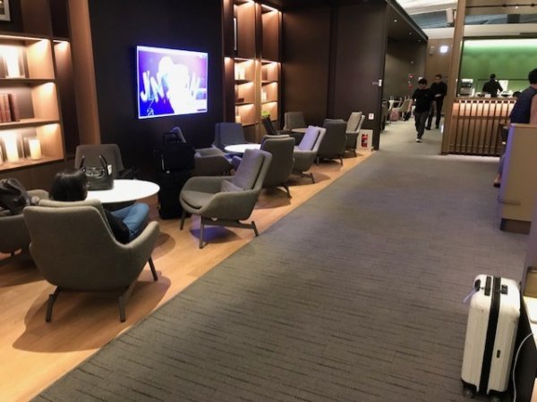 AsianaLoungeSeoulAirport3.jpg