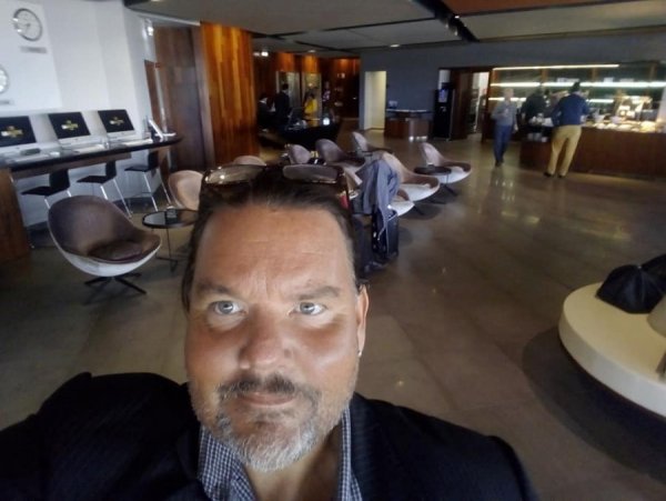 LaValetteVIPloungeMalta Airport.jpg