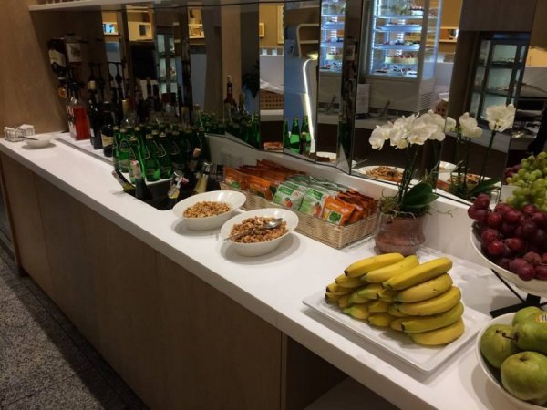 LOTEliteClubLoungeWarsawAirport2.jpg