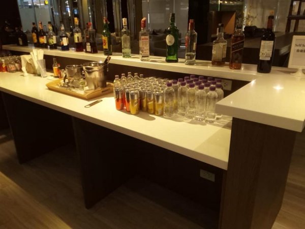 MiracleLoungeSuvaranabhumiAirportBangkok4.jpg