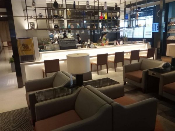 SingaporeAirlinesSilverKrisLoungeSuvarnabhumiAirportBangkok1.jpg