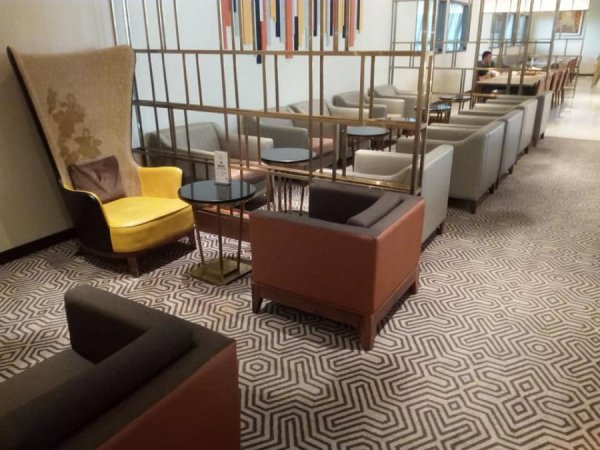 SingaporeAirlinesSilverKrisLoungeSuvarnabhumiAirportBangkok2.jpg
