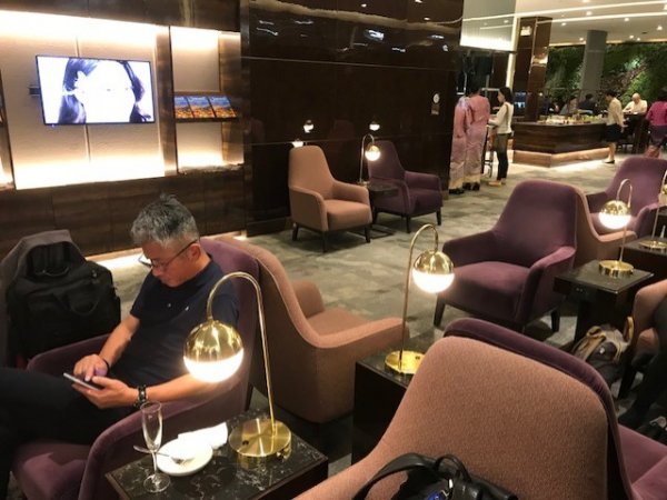 ThaiAirwaysPrestigeLoungeSuvarnabhumiAirportBangkok1.jpg