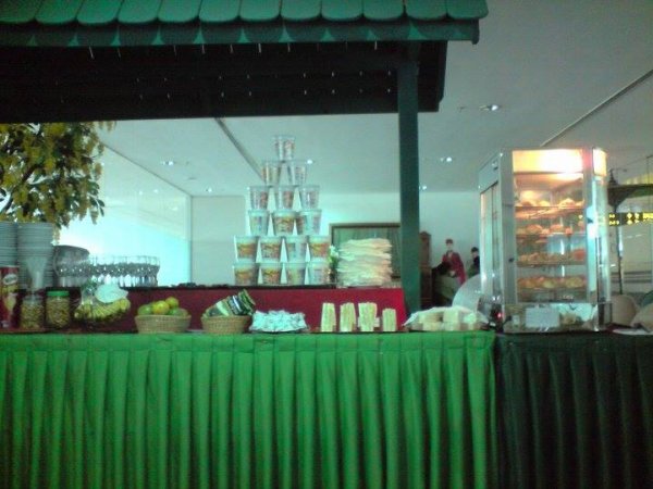 RoyalJadeLoungeYangonAirport2.jpg