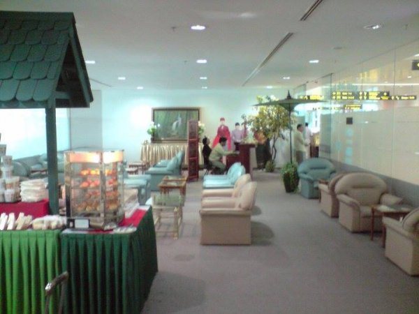RoyalJadeLoungeYangonAirport4.jpg