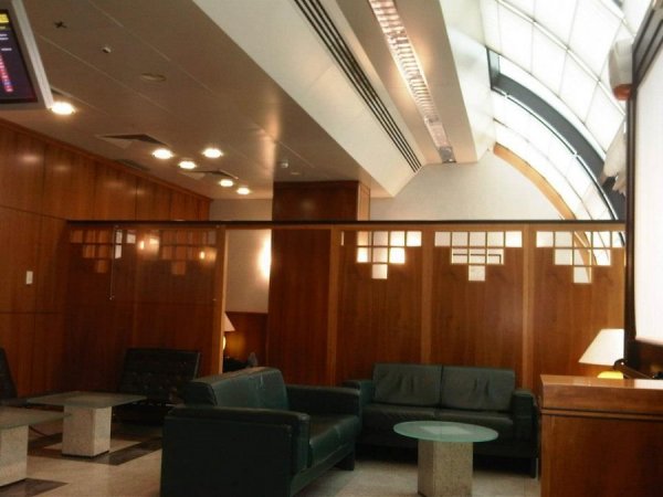 LoungeRomeAirport3.jpg
