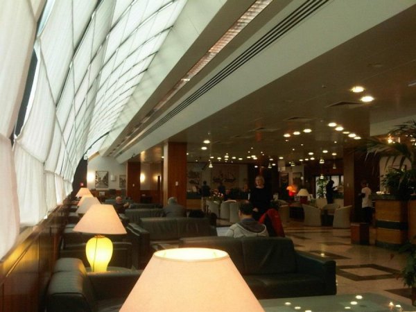 LoungeRomeAirport4.jpg
