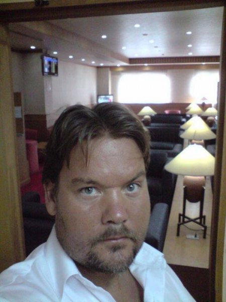 LoungeVientianeAirport.jpg