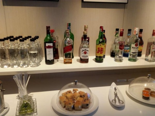 OtherMiracleLoungeSuvarnabhumiAirportBangkok1.jpg