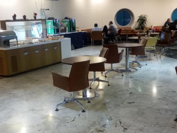 FirstClassLoungeCairoAirport4.jpg