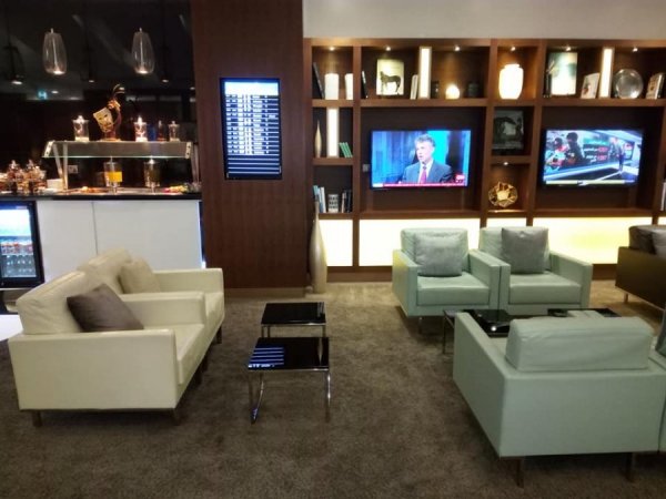 EtihadAirwaysArrivelLoungeAbuDhabiAirport2.jpg