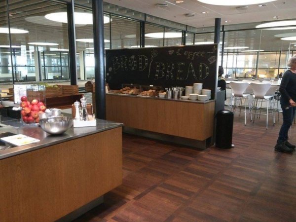 MenziezLoungeKastrupAirportCopenhagen2.jpg