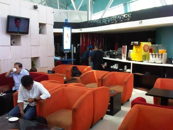 MonasLoungeJakartaAirport2.jpg