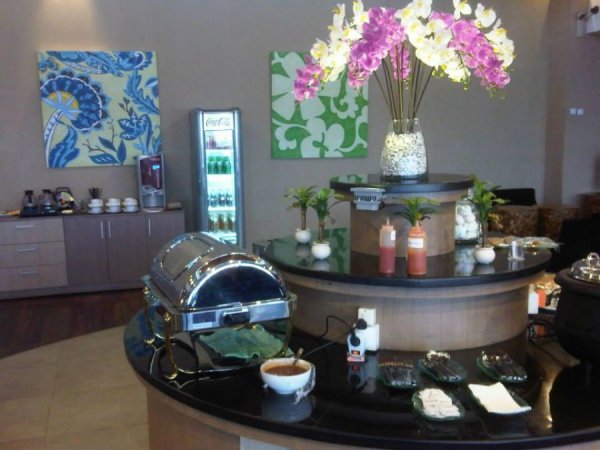 OtherLoungeDenpasarAirport2.jpg