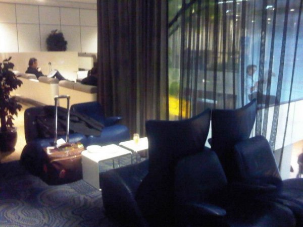 LoungeSchipolAirportAmsterdam1.jpg