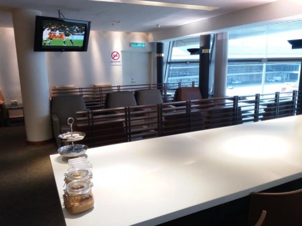 SingaporeAirlinesSilverKrisLoungeKualaLumpurAirport2.jpg