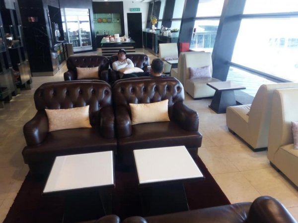 ThaiAirwaysLoungeKualaLumpurAirport3.jpg