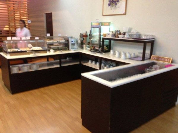 ThaiAirwaysLoungePhuketAirport3.jpg
