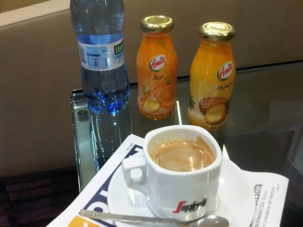 LoungeBolognaAiport2.jpg