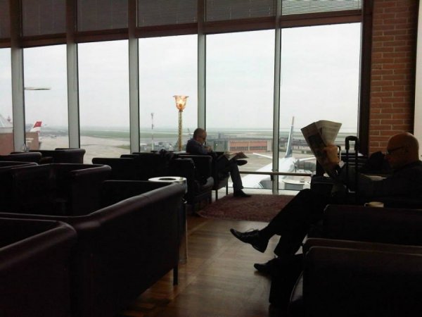 LoungeVeniceAirport1.jpg