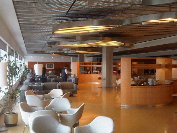 LoungeMadridAirport1.jpg