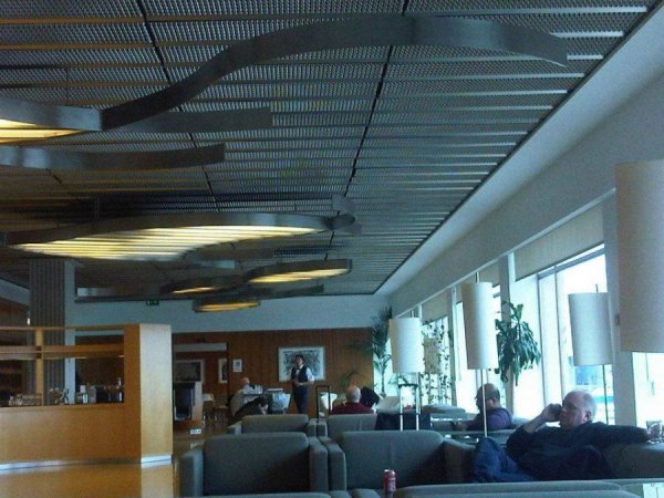 LoungeMadridAirport2.jpg