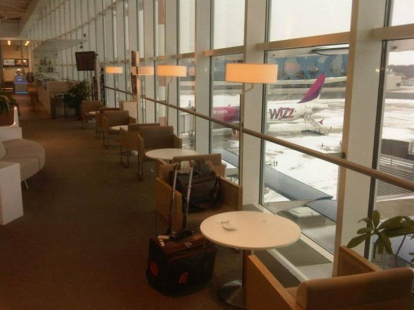 LoungeBucharestAirport1.jpg