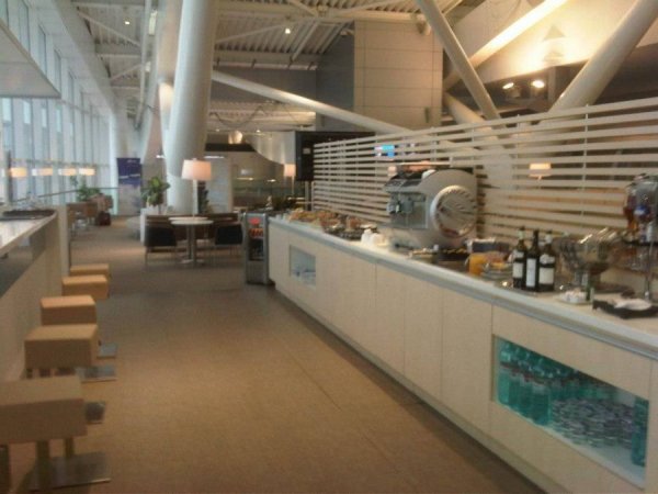 LoungeBucharestAirport4.jpg