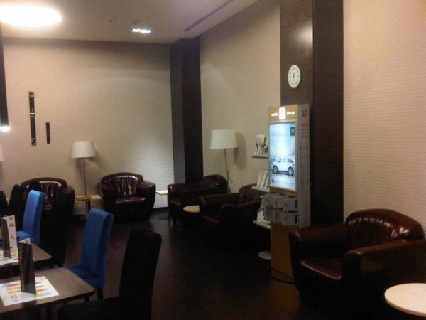 SkyCourtLoungeBudapestAirport2.jpg