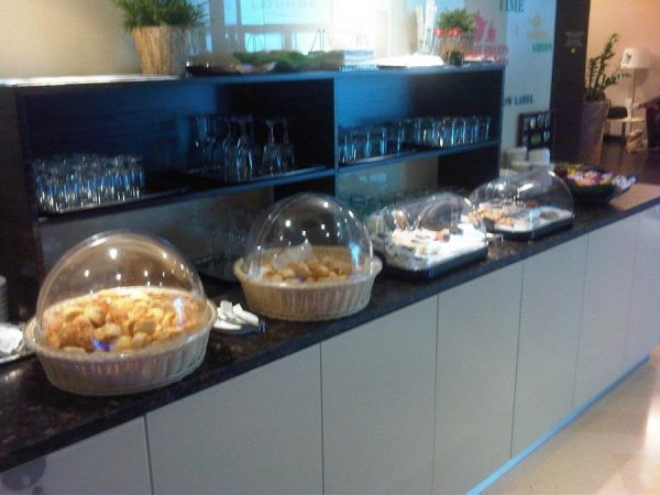 SkyCourtLoungeBudapestAirport3.jpg