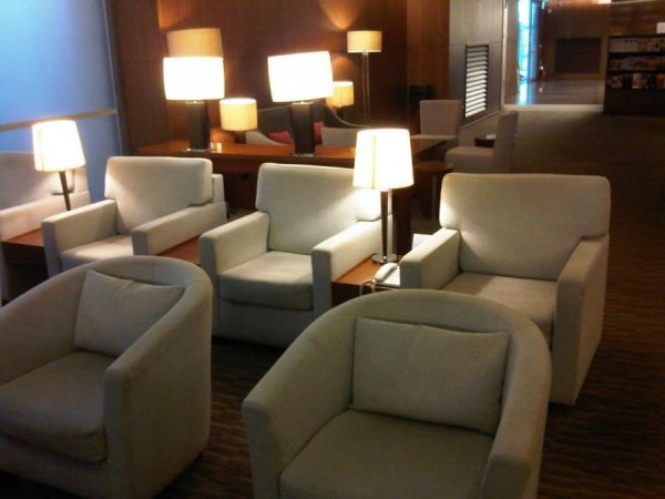 AsianaFirstClassLoungeSeoulAirport3.jpg