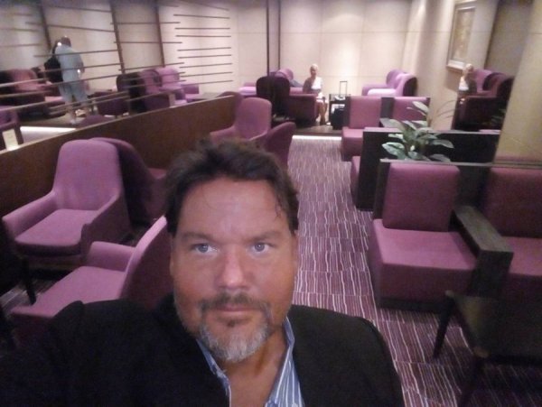 ThaiAirwaysLoungeChangiAirportSingapore.jpg