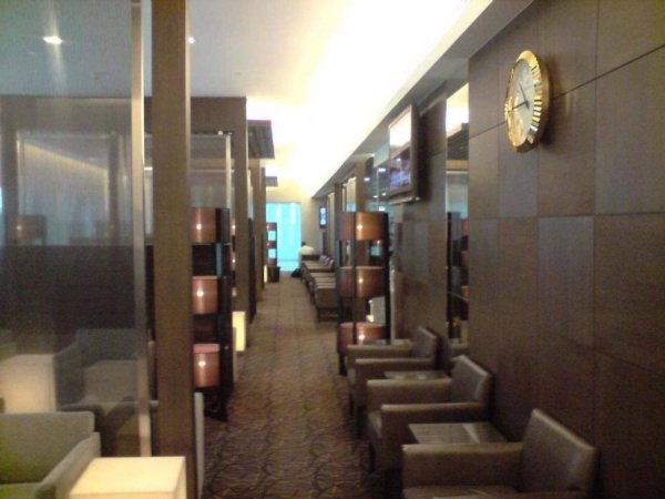 SingaporeAirlinesOldSilverKrisLoungeSuvarnabhumiAirport3.jpg