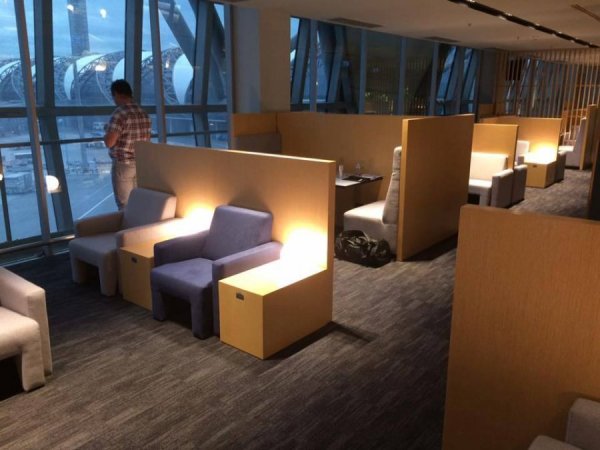 SkyTeamLoungeSuvarnabhumi1.jpg