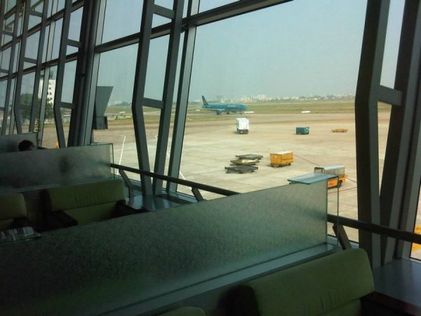 RoseLoungeSaigonAirport3.jpg