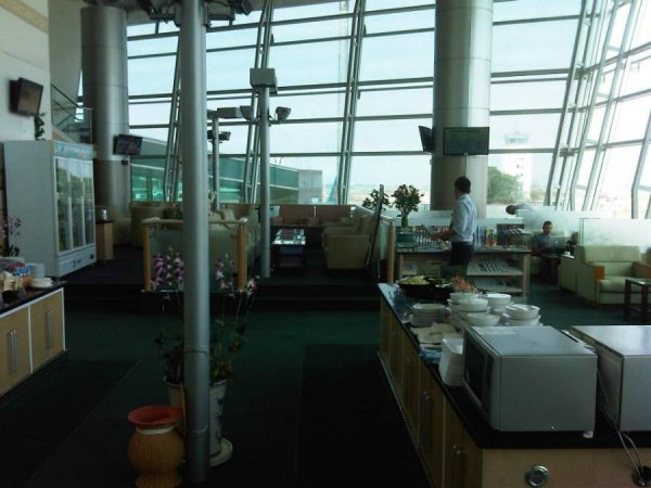 RoseLoungeSaigonAirport4.jpg