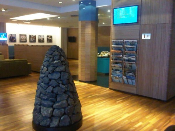 SagaLoungeKeflavikAirport4.jpg