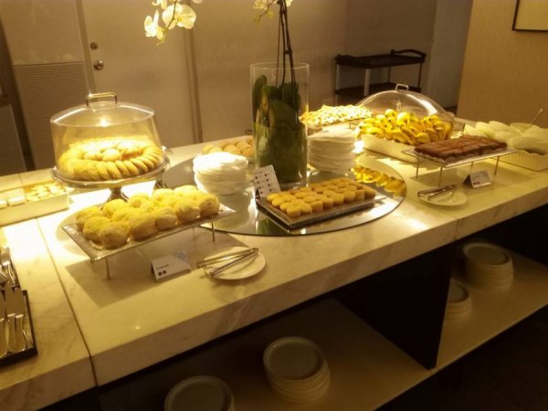 PhilippineAirlinesDomesticLoungeManilaAirport1.jpg