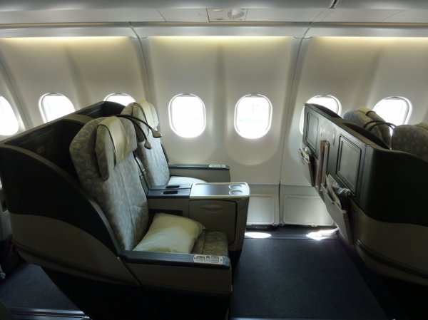 EVA Air Business TPE-HKG_ 26.jpg EVA Air Business TPE-HKG_ 26.jpg